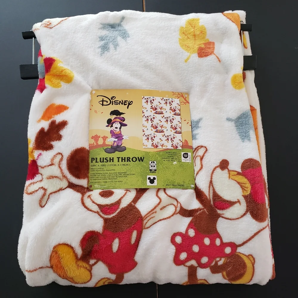 Disney Mickey & Minnie Mouse, Donald & Goofy Fall Autumn Throw Blanket 50x70